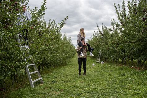 Friends go apple picking as fall descends on Central New York (photo of the week)