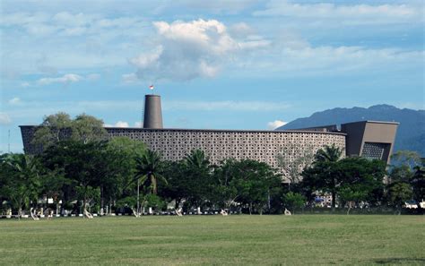 Museum Tsunami Aceh Wisata Edukasi dengan Bangunan yang Unik - Aceh