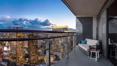 Luxury Terrace Studio 2 Queen Beds | The Cosmopolitan of Las Vegas