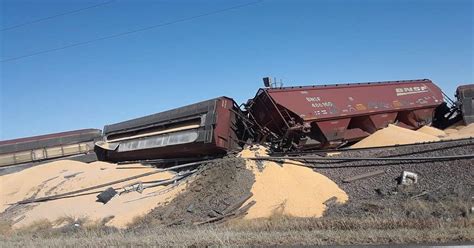 Train derails Saturday morning in eastern Montana near Oswego