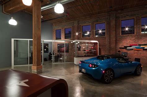 Tesla Showroom | Brandt Design