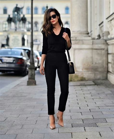 Total black @shortstoriesandskirts | Stylish work outfits, Fashion ...