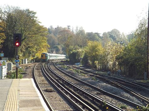 Oxted station © Malc McDonald cc-by-sa/2.0 :: Geograph Britain and Ireland