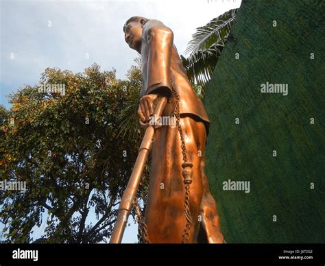 09881 Gregorio del Pilar monument roads Bulacan 43 Stock Photo - Alamy