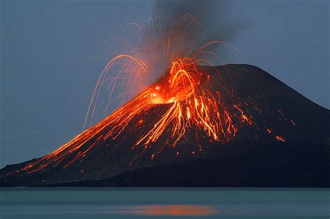 SwissEduc - Stromboli online - Anak Krakatau