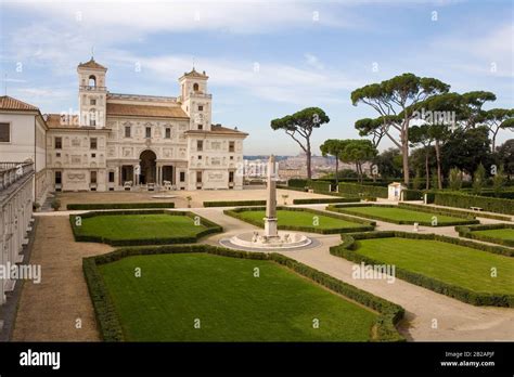 The villa medici and garden in rome hi-res stock photography and images ...