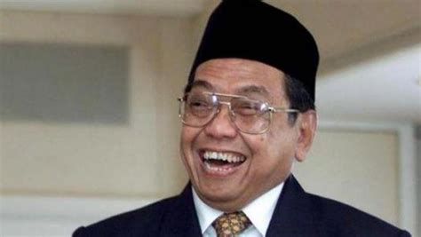 Humor Gus Dur: Presiden Indonesia Membaca Buku