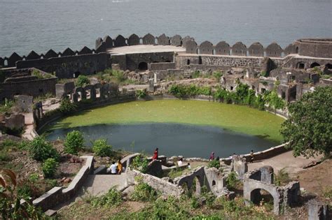 6 Picturesque Sea Forts in Maharashtra, India