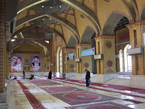 Tehrān, Behesht-e Zahra Cemetery