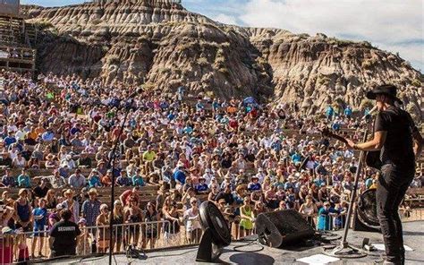 Badlands Amphitheatre - Tourisme Alberta