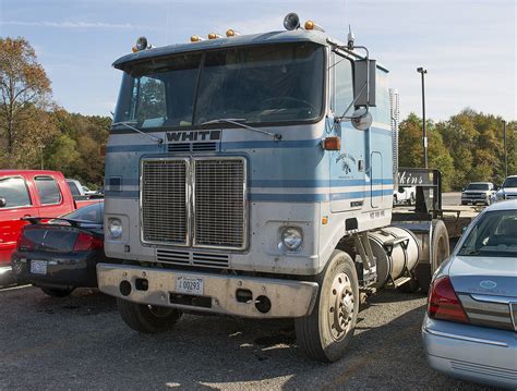 White cabover semi | At the 2013 Fall Harvest Days Antique E… | Flickr