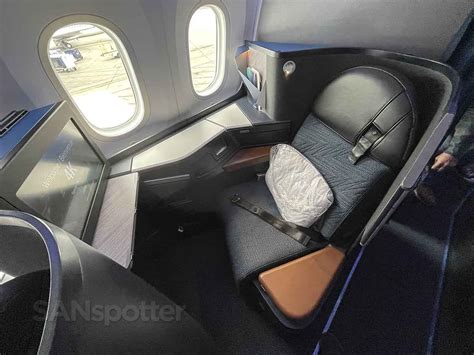 WestJet 787-9 business class is Air Canada’s worst nightmare – SANspotter