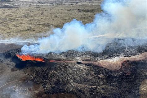 Iceland hit by thousands of small earthquakes in volcano warning | The ...