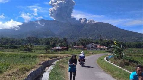 Letusan Gunung Marapi Sumatera Barat Masih Dianggap Wajar