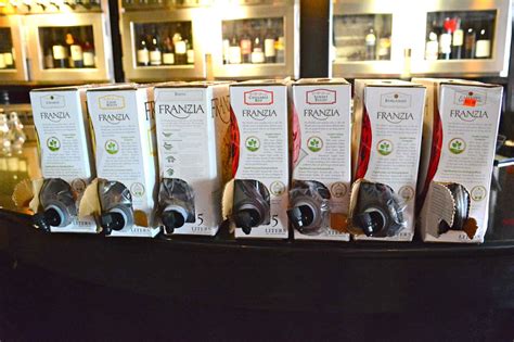 We Got Two Sommeliers to Rank Franzia's Classy Boxed Wine | HuffPost