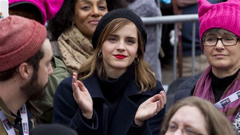 Emma Watson hugging her mom at the Women's March is total sweetness ...