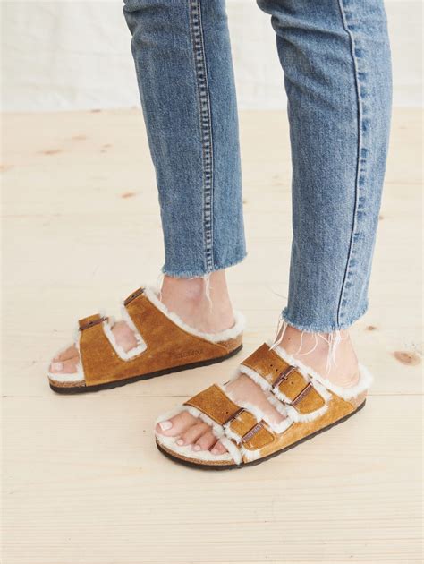 Le Fashion: These Shearling-Lined Birkenstock Sandals Are Perfect for Fall