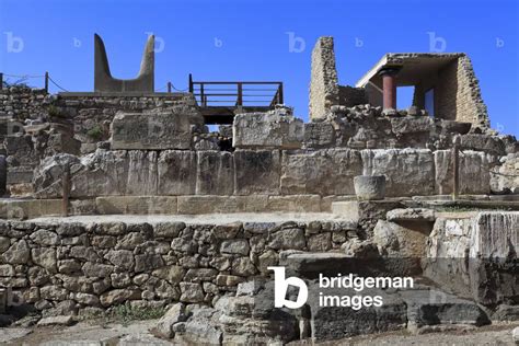 Image of Reconstruction of the palace of Knossos with the Horns