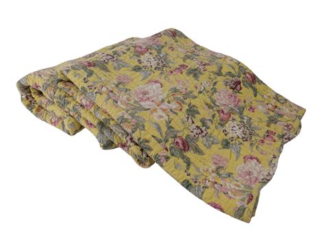 Vintage French Quilt with Rose Printed Cotton, Shabby French Chic ...