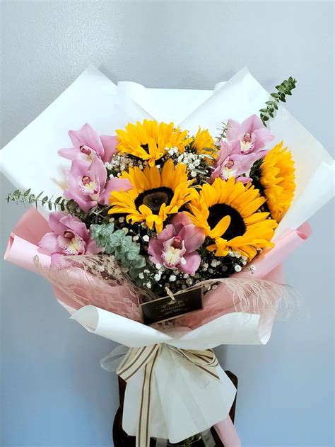 Sunflower Lover | Flower delivery, Same day flower delivery, Flower service