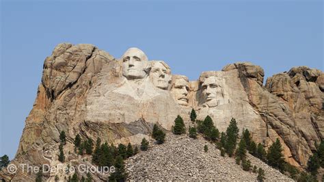 Mount Rushmore National Memorial - Sightseers' Delight