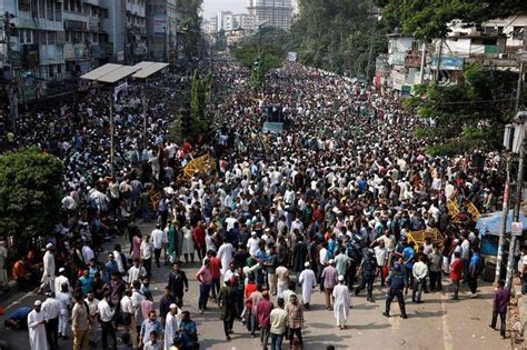 Bangladesh opposition protest turns violent amid calls for PM to resign | The Straits Times