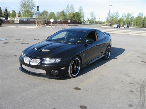 Black Pontiac Gto 2006