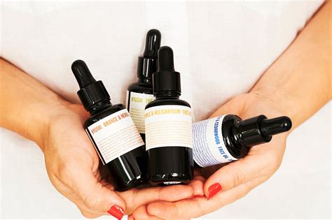 What’s the deal with facial oils? - The Daily Struggle