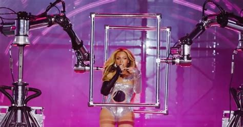 Beyoncé’s Robot Arms Stun Fans At The Renaissance Tour