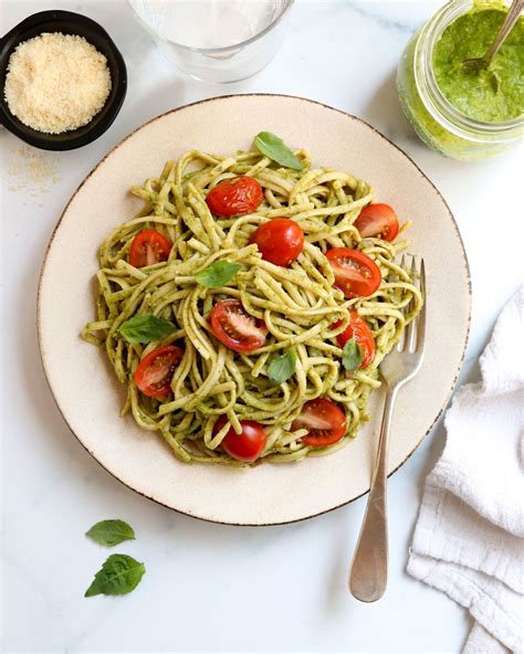 Pesto Pasta - Detoxinista