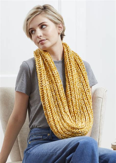 Knitting Patterns Galore - Chunky Infinity Scarf