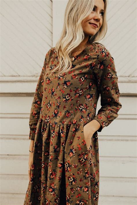 Pin by Tina Horn on ~ Autumn Rose ~ | Dresses, Fashion, Pretty outfits