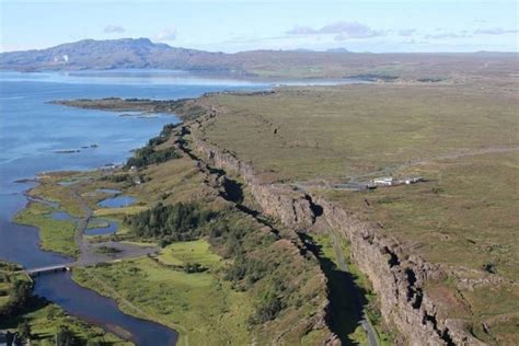 A normal fault in Iceland. : r/geology