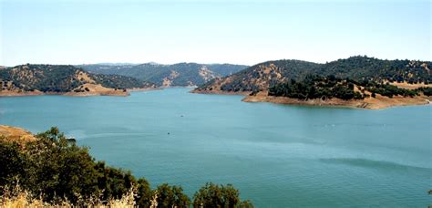 New Melones Lake - 51 km2 - Facts, Map, Activities