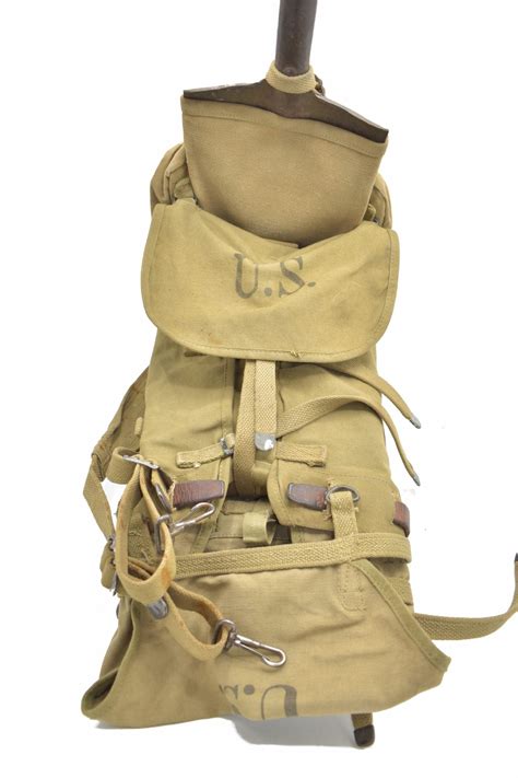 U.S WW2 M1928 Haversack with shovel 1942 - Byf41