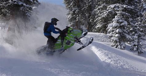 The 4 keys to snowmobile track selection | Camso