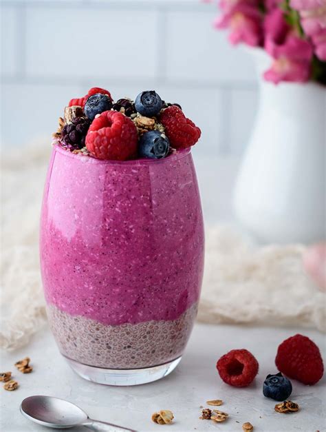 Dragon Fruit Chia Pudding Smoothie