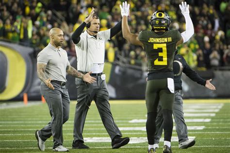 Breaking Down the Best Bets for Oregon vs. USC - Sports Illustrated ...