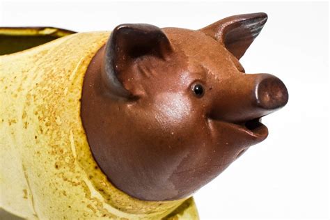 Close up of piggy bank figurine - Creative Commons Bilder
