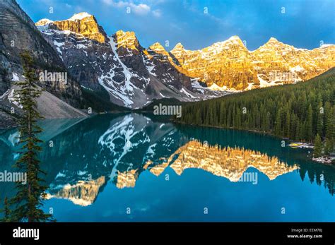 Valley of the Ten Peaks reflected in Morraine lake at sunrise, Banff National Park, Alberta ...