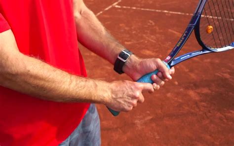 Two-handed backhand: grip and swing | Level: Beginner | Fit In Tennis