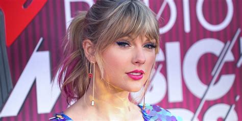 Taylor Swift Pink Hair 2019 - Taylor Swift Pink Hair iHeartRadio Music ...