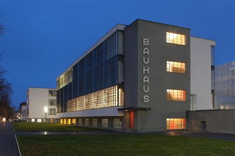 Bauhaus in pictures: The architects exiled by Nazis - BBC News