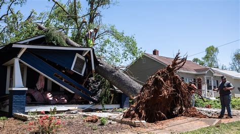 21 tornadoes that hit SC destroyed over 1,500 homes