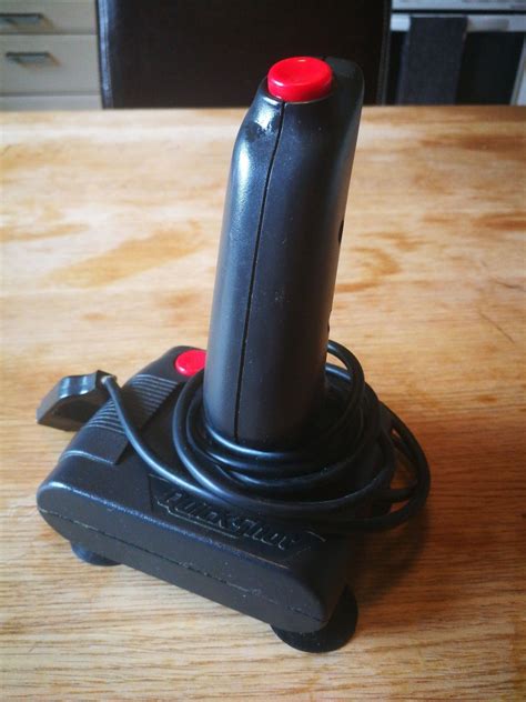 Quickshot Joystick - Commodore 64 - Spel - Retro (407125566) ᐈ Köp på Tradera