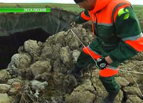 New On-Site Video Of Mysterious Giant Crater in Yamal Baffles Scientists