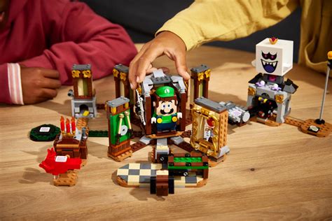 Lego adds 'Luigi's Mansion' sets to its Super Mario World collection