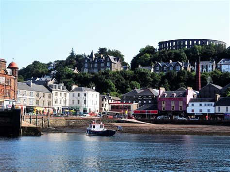 Inveraray, Loch Fyne, Scotland - Visitors Guide to Scotland