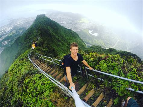 Stairway to heaven in Hawaii. | Travel pictures, Stairway to heaven, Stairways