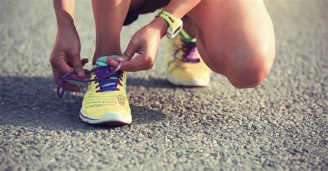 4 Super-Important Foot Stretches for Runners